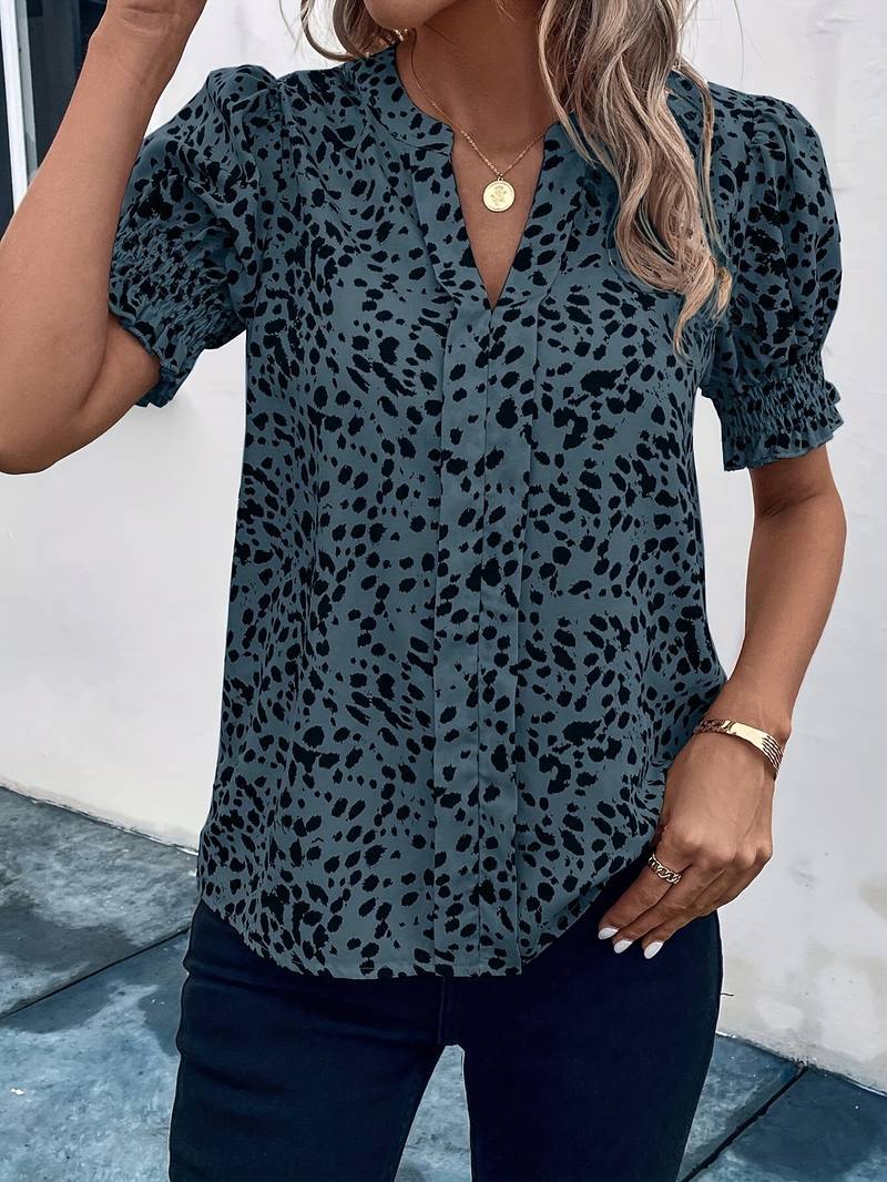 Lily - v-neck blouse with notched collar