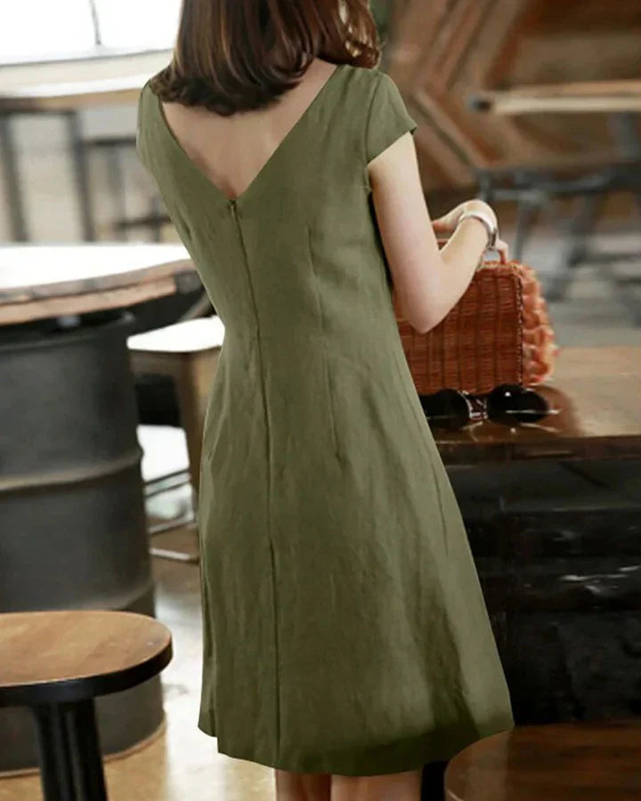 Elegant summer dress with delicate sleeves