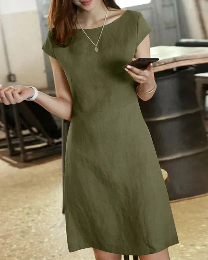 Elegant summer dress with delicate sleeves