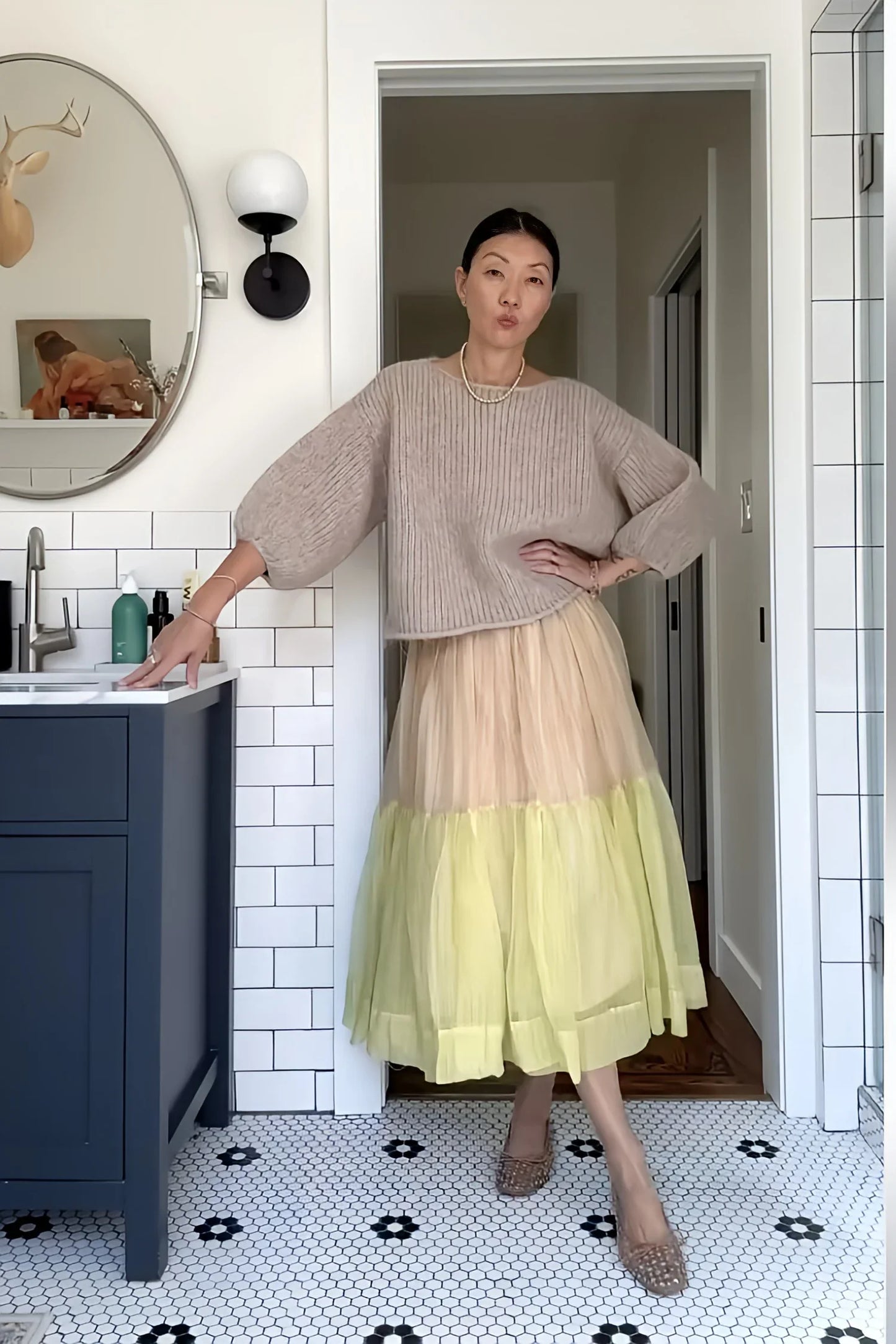 Colored Thin Skirt and Voluminous Sleeve Top