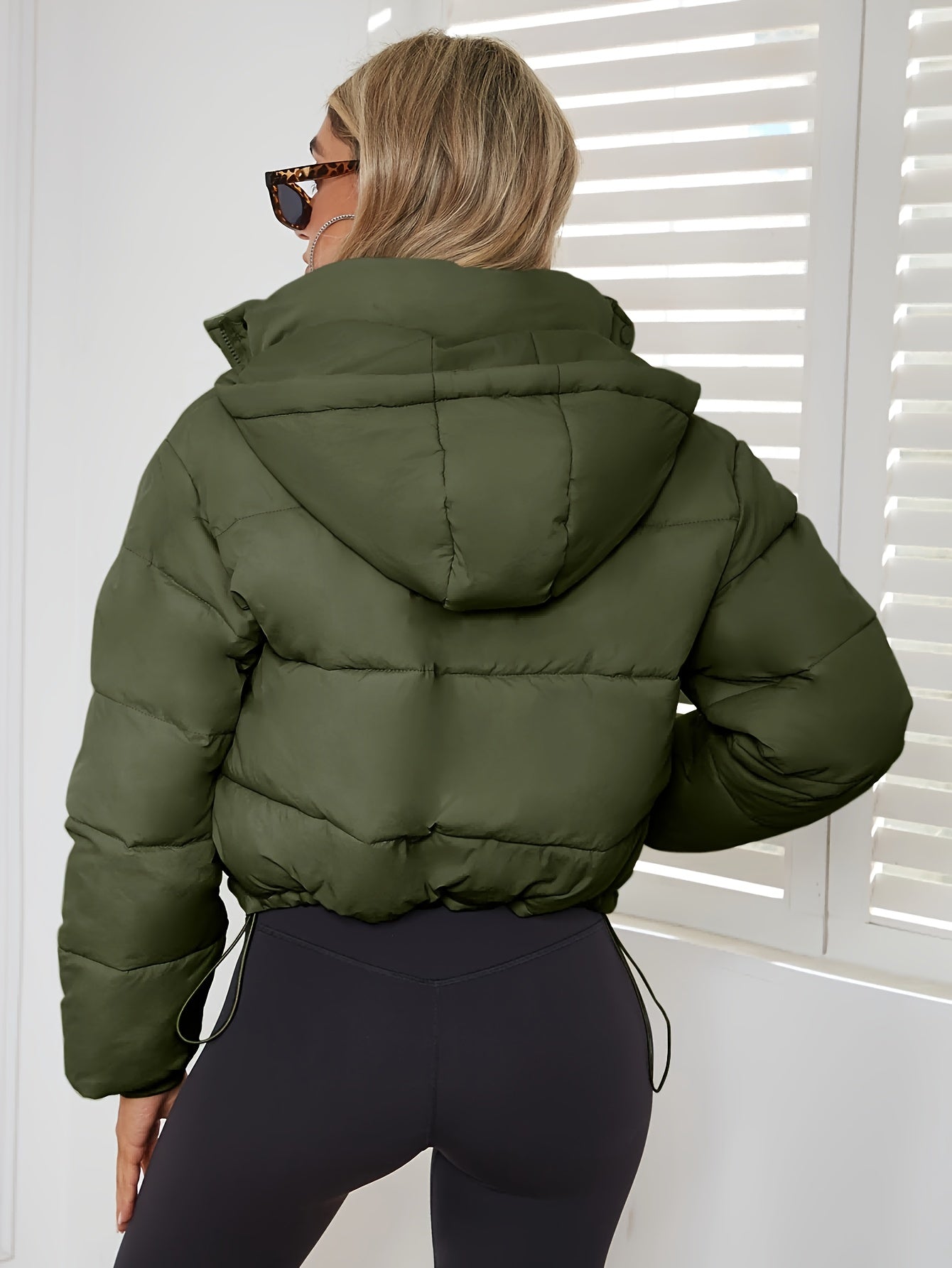 Stylish Short Warm Winter Jacket for Women | Ideal for Winter