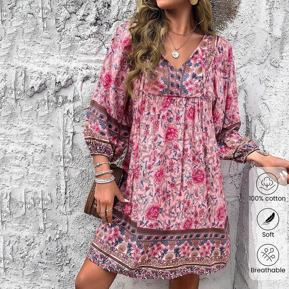 Charlotte – mini dress with a cute print and a v-neck