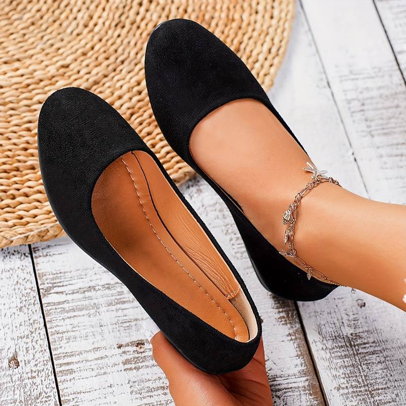 Sophia – solid slip-on shoes with a flat sole