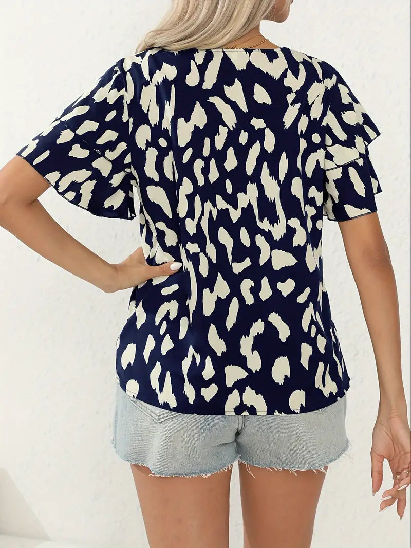 Evelyn – casual blouse with a round neck and all-over print