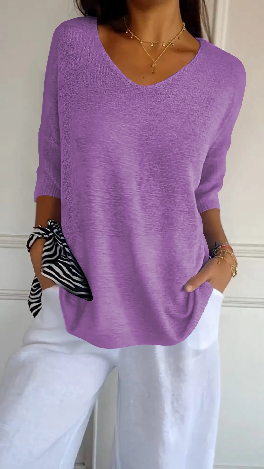 Ava™ - Closed V-neck sweater