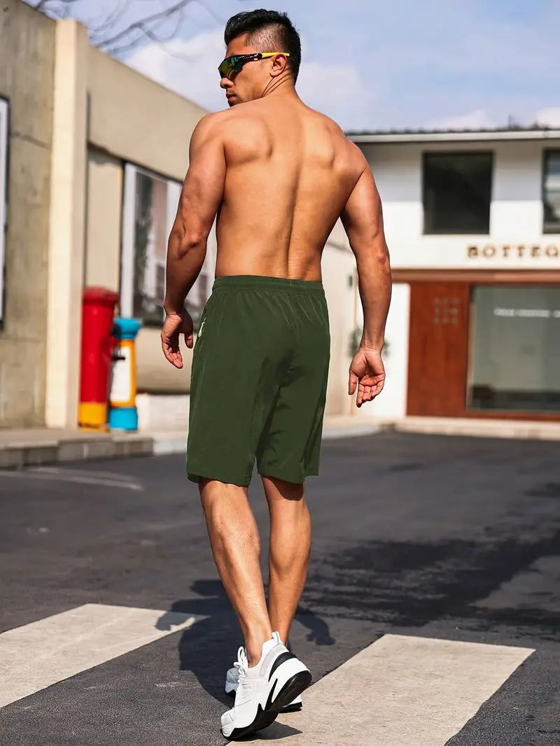 James – breathable shorts with zip pockets