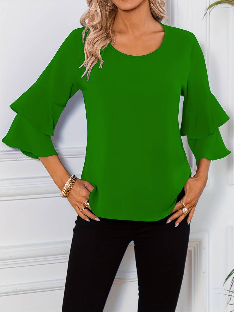 Abigail – blouse with a round neckline and flared sleeves