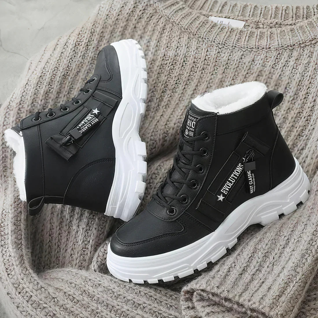 Winter boots fluffy and with laces for women