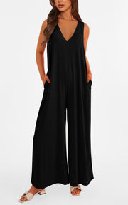 Women's casual jumpsuit with V-neckline, sleeveless and wide legs