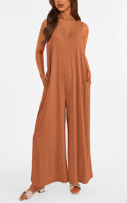 Women's casual jumpsuit with V-neckline, sleeveless and wide legs