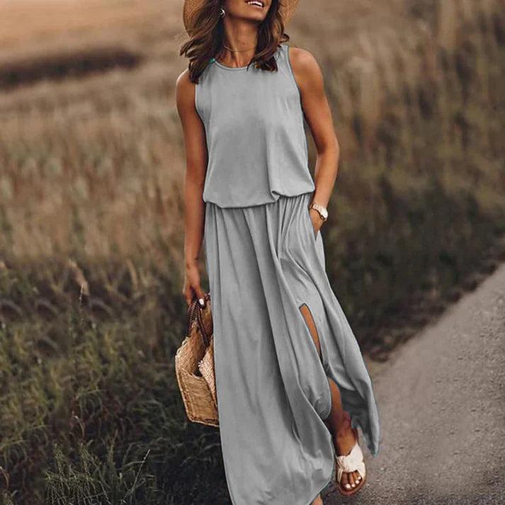 Amelia – relaxed white maxi dress