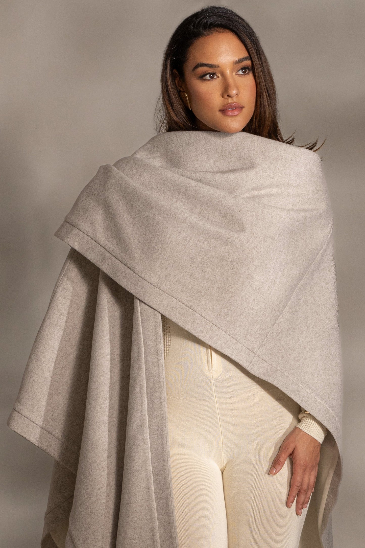 Pauline™ Reversible Shawl: Transform Your Look, Elevate Your Elegance