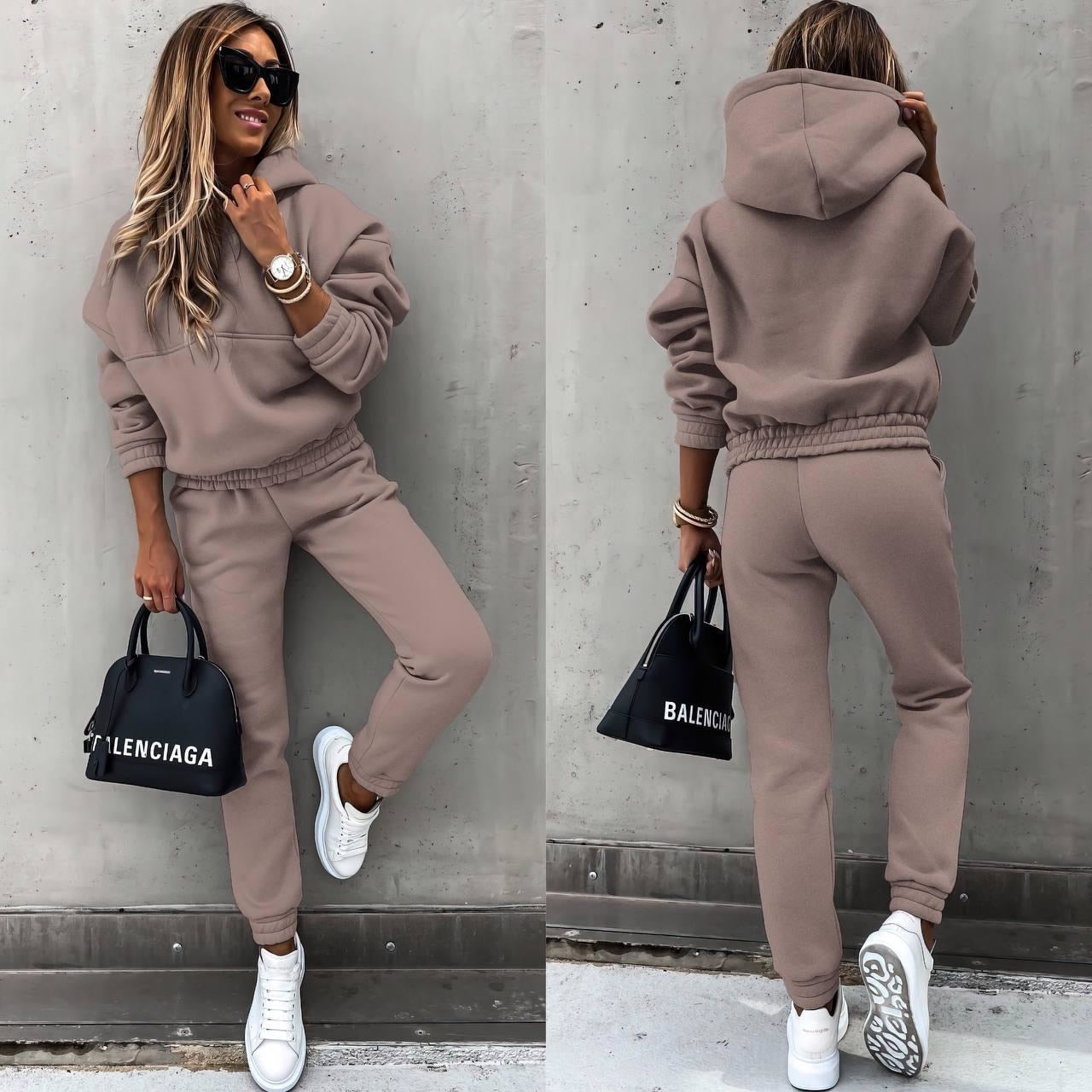 Mira - tracksuit for women