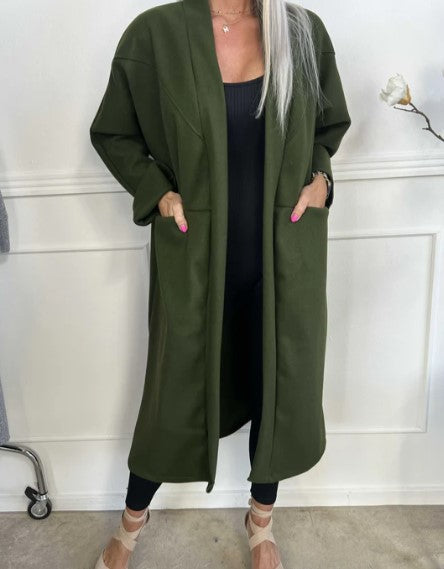 Annah - oversized coat with clear seams and pockets