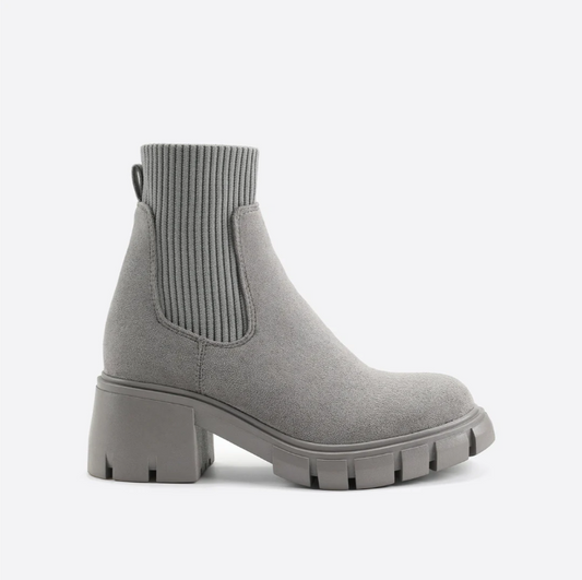 Neva | British style block martin boots