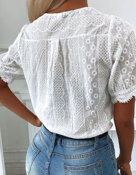 Emily – casual, short-sleeved lace shirt for everyday wear