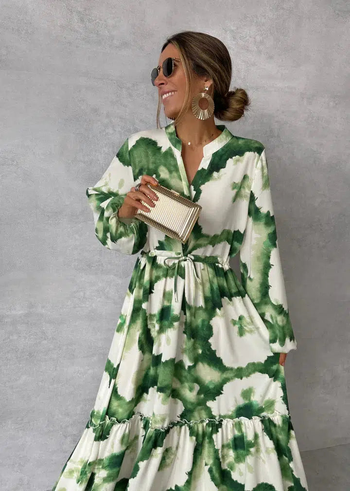 Charlotte – Elegant Green Maxi Dress with V-Neckline and Long Sleeves