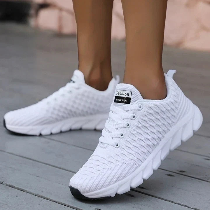 Dynamicrun knitted sneakers – flexible and breathable