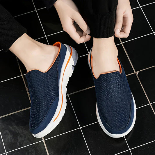 Comfortable men's slippers with breathable material