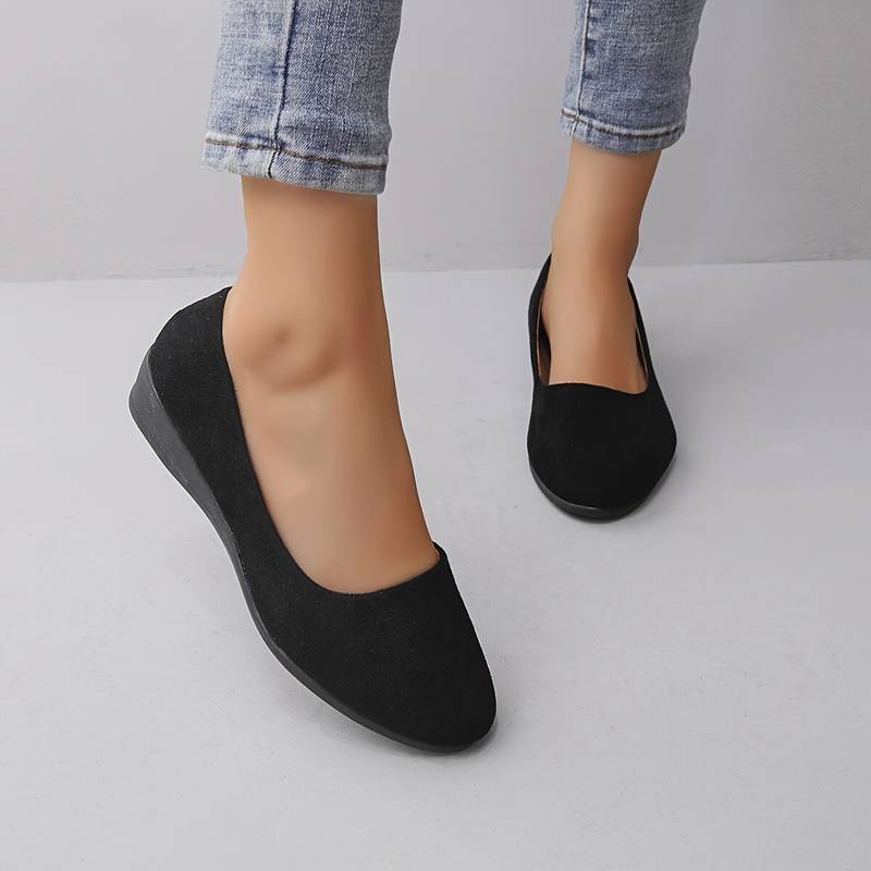 Sophia – solid slip-on shoes with a flat sole