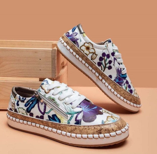 Santorin i flower sneaker trend of the season