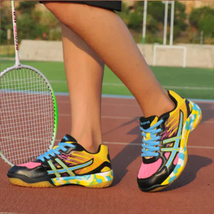 Dynamic sports shoes - feather light and breathable