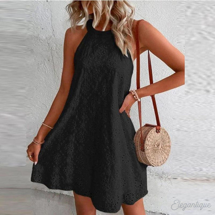 Hip-length lace dress